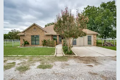 2209 Strader Road, Justin, TX 76247 - Photo 3