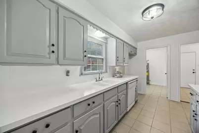 841 Brookwood Drive, Dallas, TX 75224 - Photo 17