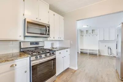 4930 Donnelly Avenue, Fort Worth, TX 76107 - Photo 9