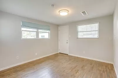4930 Donnelly Avenue, Fort Worth, TX 76107 - Photo 13