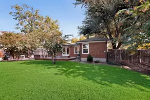 455 Hambrick Rd, Dallas, TX 75218 - Photo 27