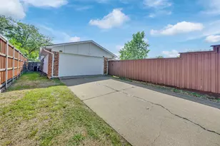 1525 Meandering Way, Garland, TX 75040 - Photo 23