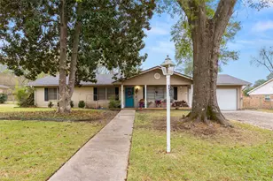 2510 S Wychelm Dr, Kilgore, TX 75662 - Photo 1