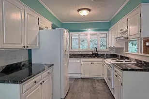 1006 Bel Air Dr, Athens, TX 75751 - Photo 3
