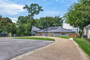 250 Nob Hill Cir, Gun Barrel City, TX 75156 - Photo 3