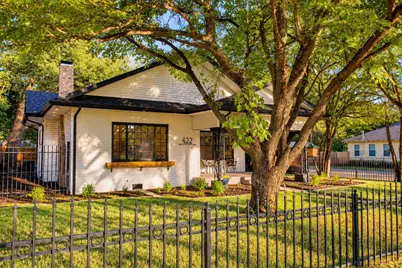 422 S Oak Cliff Boulevard, Dallas, TX 75208 - Photo 1