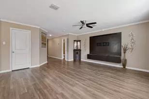 9212 Marilyn Pl, Dallas, TX 75227 - Photo 11