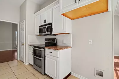 115 S Blue Bonnet Circle, Justin, TX 76247 - Photo 11