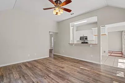 115 S Blue Bonnet Circle, Justin, TX 76247 - Photo 15