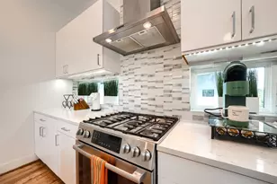 320 Mathey Ct, Dallas, TX 75208 - Photo 5