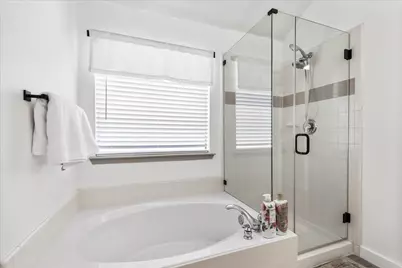 1047 Stream Drive, Grand Prairie, TX 75052 - Photo 23