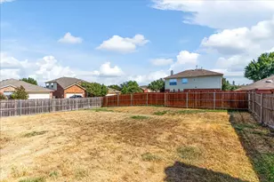 1047 Stream Dr, Grand Prairie, TX 75052 - Photo 35