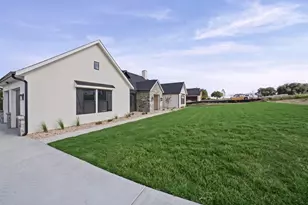 244 Martin Dr, Granbury, TX 76049 - Photo 3