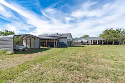 211 E Bay Drive, Bridgeport, TX 76426 - Photo 5