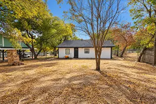 1032 W Oak St, Weatherford, TX 76086 - Photo 21