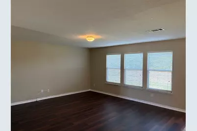 7961 Meadow Spring Lane, Fort Worth, TX 76120 - Photo 5