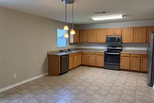 7961 Meadow Spring Ln, Fort Worth, TX 76120 - Photo 7