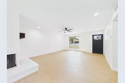 10835 Hayfield, Dallas, TX 75238 - Photo 9