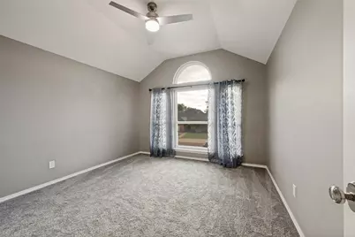 5401 Emerald Park Boulevard, Arlington, TX 76017 - Photo 33