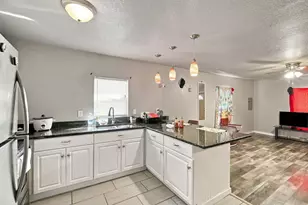 405 N Atlantic St, Cleburne, TX 76031 - Photo 5