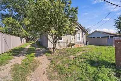405 N Atlantic Street #407, Cleburne, TX 76031 - Photo 3