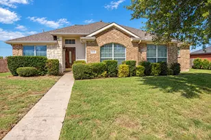 1445 Gatlinburg Cir, DeSoto, TX 75115 - Photo 1