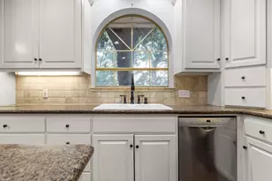 207 Westlane Cir, Woodway, TX 76712 - Photo 17