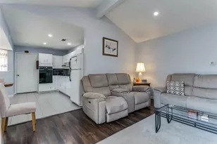 1311 Johns Dr, Euless, TX 76039 - Photo 5