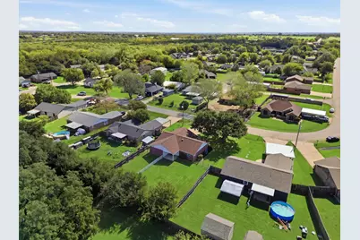 706 Shady Grove Drive, Granbury, TX 76049 - Photo 35