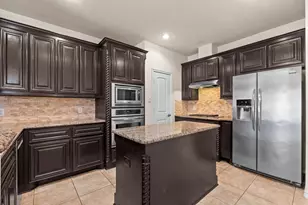 10437 Chantry Ln, Frisco, TX 75035 - Photo 3