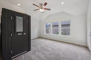 508 Renaissance Ln, Irving, TX 75060 - Photo 27