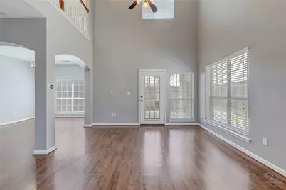 130 Barrington Lane, Lewisville, TX 75067 - Photo 9