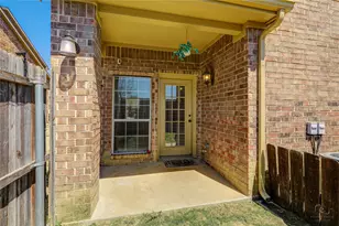 130 Barrington Ln, Lewisville, TX 75067 - Photo 5