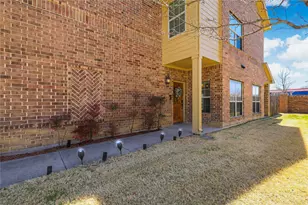 130 Barrington Ln, Lewisville, TX 75067 - Photo 3