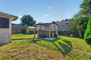 2832 Trailhouse Dr, Dallas, TX 75237 - Photo 29