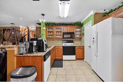 2832 Trailhouse Drive, Dallas, TX 75237 - Photo 11