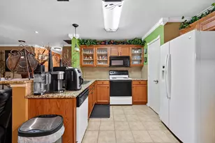 2832 Trailhouse Dr, Dallas, TX 75237 - Photo 11