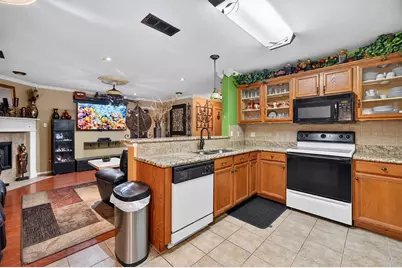2832 Trailhouse Drive, Dallas, TX 75237 - Photo 13