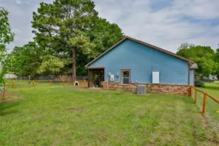406 W Elm St, Collinsville, TX 76233 - Photo 21