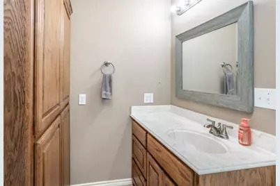 406 W Elm Street, Collinsville, TX 76233 - Photo 13
