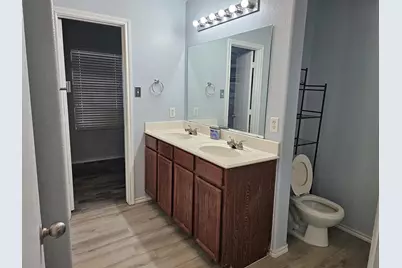702 Locustberry Drive, Red Oak, TX 75154 - Photo 5