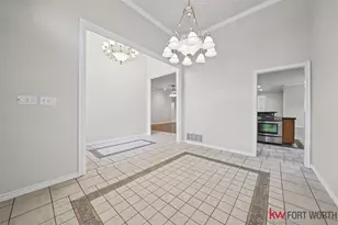135 Country Vista Cir, Burleson, TX 76028 - Photo 5