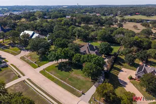 135 Country Vista Cir, Burleson, TX 76028 - Photo 35