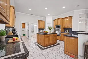 135 Country Vista Cir, Burleson, TX 76028 - Photo 11
