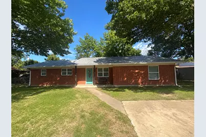 106 California Street, Saint Jo, TX 76265 - Photo 1