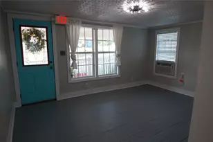 402 E College St, Canton, TX 75103 - Photo 5