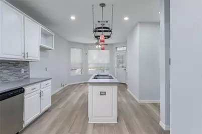 1811 Rolling Ridge Drive, Grapevine, TX 76051 - Photo 11