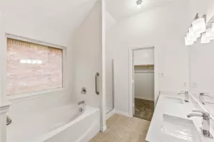 401 Hidden Knoll Dr, Burleson, TX 76028 - Photo 15