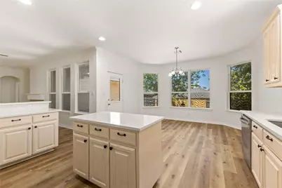 401 Hidden Knoll Drive, Burleson, TX 76028 - Photo 9