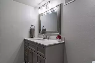4616 W Lovers Ln, Dallas, TX 75209 - Photo 15